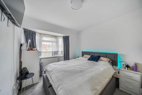 3 bedroom terraced house for sale, Blundell Road, Edgware, HA8