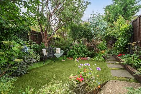 10 The Glade, Coulsdon, CR5 1SL
