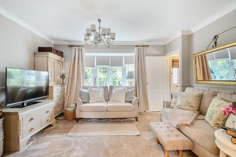 10 The Glade, Coulsdon, CR5 1SL