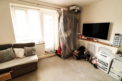 3 Clayburn Gardens, South Ockendon, RM15 6AT
