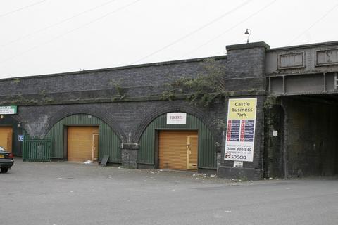 Distribution warehouse to rent, Castle Business Park Shrewsbury SY1 2EG