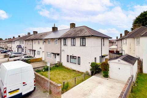 3 bedroom end of terrace house for sale, Greenway, Dagenham, RM8