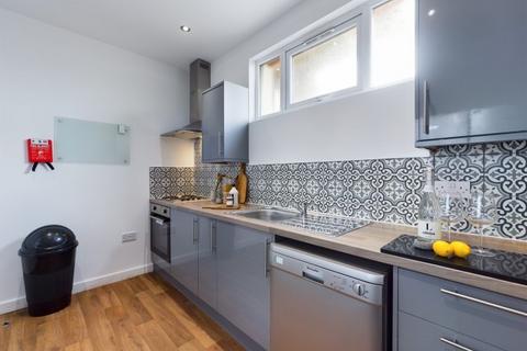 6 bedroom house share to rent, Upper Parliament Street
