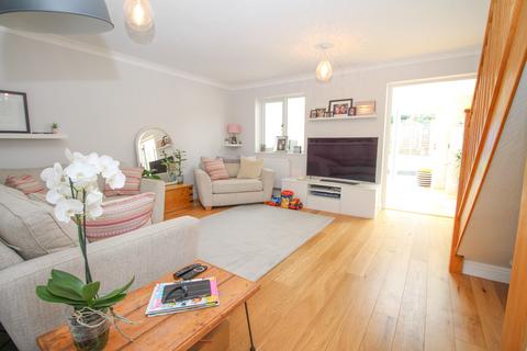 3 bedroom terraced house to rent, Barry Lynham Drive, Newmarket