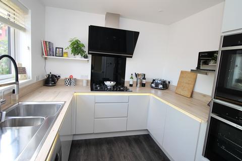 3 bedroom terraced house to rent, Barry Lynham Drive, Newmarket