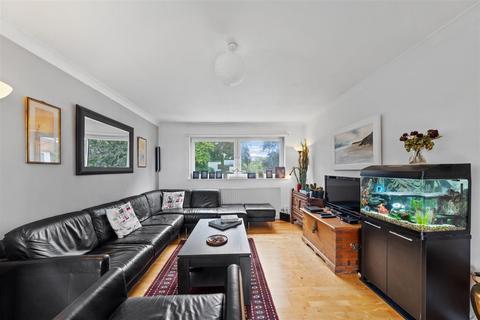 2 bedroom flat for sale, Warren Road, Guildford