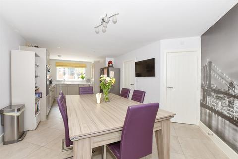 4 bedroom detached house for sale, Berry Close, Copthorne RH10