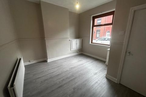 2 bedroom terraced house to rent, Miriam Street, Failsworth, Manchester