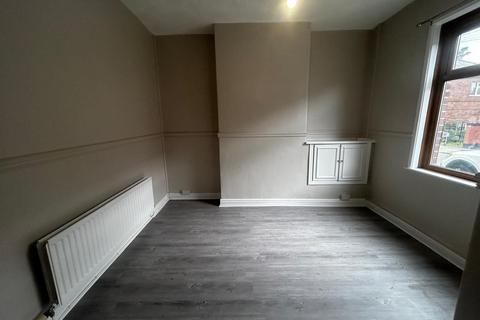 2 bedroom terraced house to rent, Miriam Street, Failsworth, Manchester