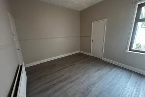 2 bedroom terraced house to rent, Miriam Street, Failsworth, Manchester