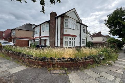 undefined, Shaftesbury Avenue, Southall, UB2
