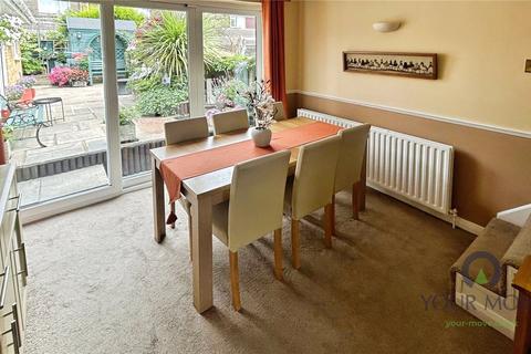 4 bedroom bungalow for sale, Charnwood Close, Oldham OL2