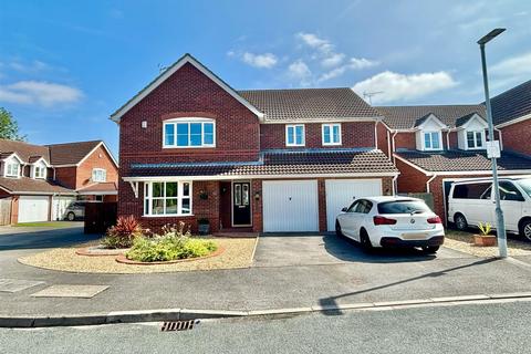 4 bedroom detached house for sale, The Hawthorns, Long Riston, Hull