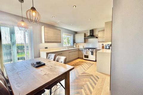 4 bedroom detached house for sale, The Hawthorns, Long Riston, Hull