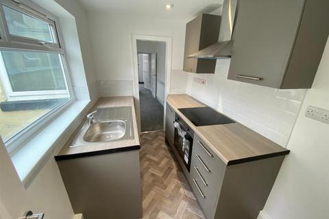 2 bedroom terraced house to rent, Nicholas Street, Stoke-On-Trent