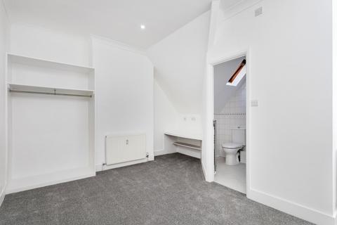Flat to rent, Upton Road