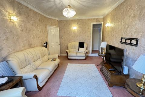 5 bedroom detached house to rent, Leigh Avenue, Ilford IG4