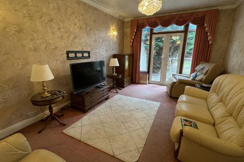 5 bedroom detached house to rent, Leigh Avenue, Ilford IG4