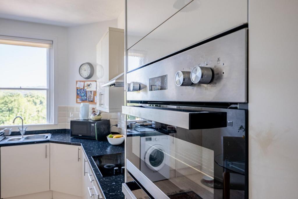 Flat 4 78 Lower Oldfield Park BA2 3 HP-12.jpg