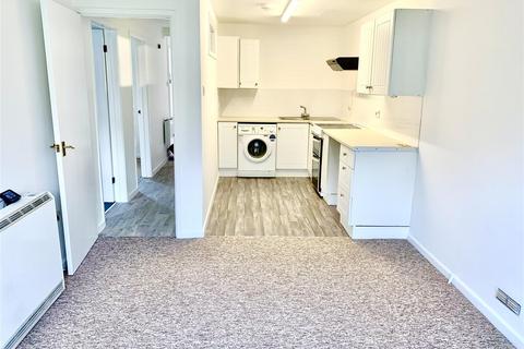 2 bedroom flat to rent, Parkfields, Chippenham