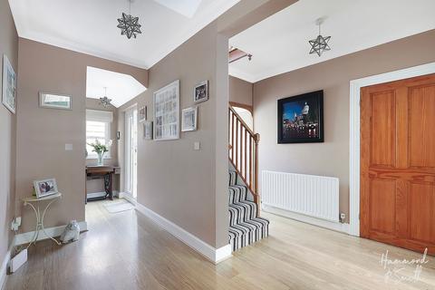 4 bedroom semi-detached house for sale, Hemnall Street, Epping CM16