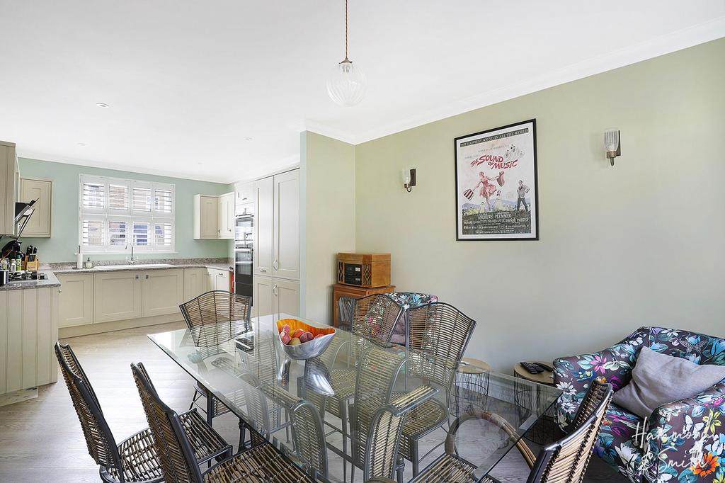 Kitchen / Dining Room