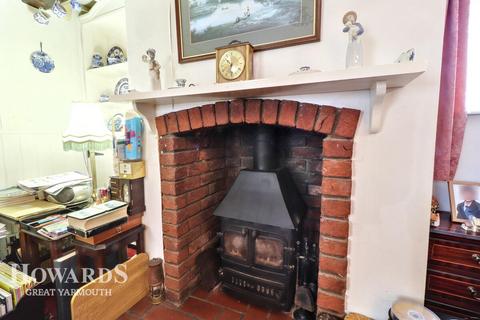 undefined, Crossways, Ormesby