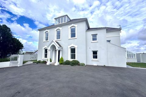 8 bedroom house to rent, Mont Millais, St Helier