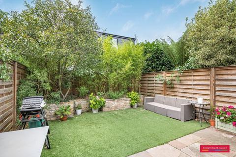 37 Freshford Street, London, SW18 3TG