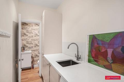 37 Freshford Street, London, SW18 3TG