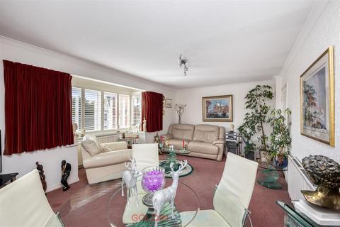 2 bedroom flat for sale, Kings Gate, The Drive, Hove