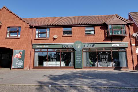 Retail property (high street) to rent - PLUMSTEAD ROAD