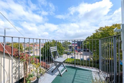 2 bedroom apartment for sale, Downend Road, Bristol BS15