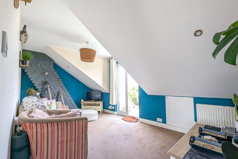2 bedroom apartment for sale, Downend Road, Bristol BS15