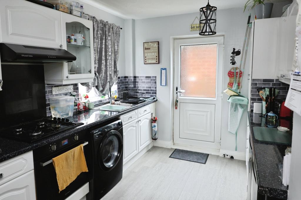 Pbox-utility room-315039.JPG