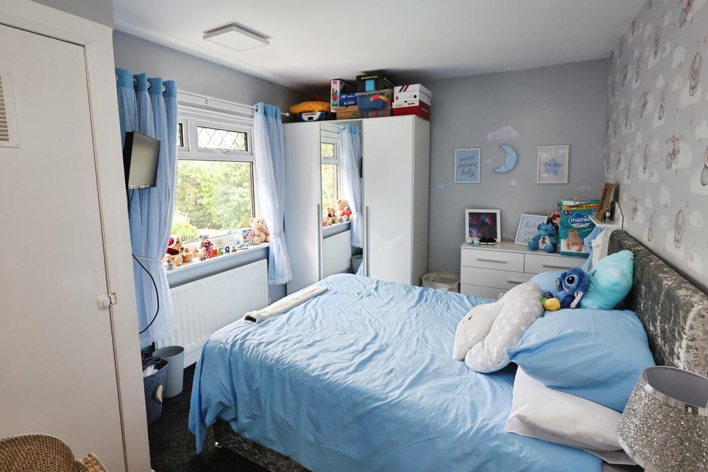 Pbox-bedroom-315039.JPG