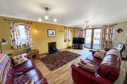 4 bedroom detached house for sale, Heol Hen, Five Roads SA15