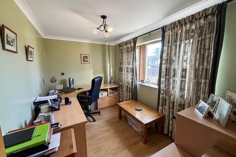 4 bedroom detached house for sale, Heol Hen, Five Roads SA15