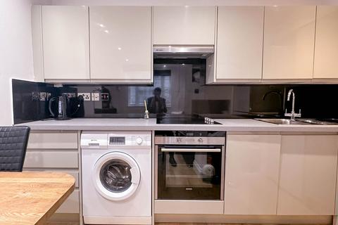 Studio to rent, York Street, London, W1H