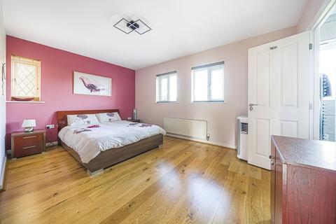 4 Boulter Close, Bromley, BR1 2FD