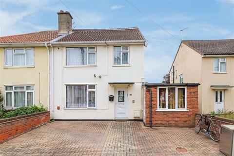 4 bedroom end of terrace house for sale, Peverel Road, Cambridge CB5