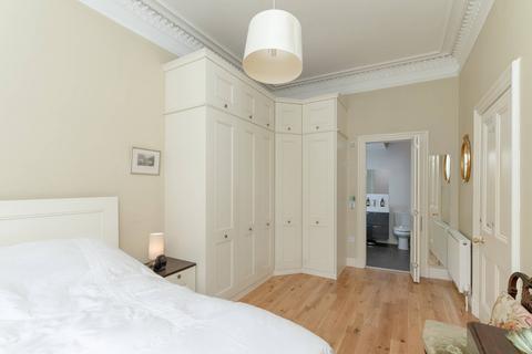31 Hillside Crescent, Edinburgh, EH7 5EF