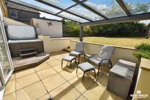 3 bedroom terraced house for sale, Spring Gardens, Narberth
