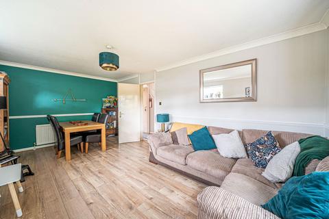 1 Kintyre Close, Oakley, Basingstoke, RG23 7NE