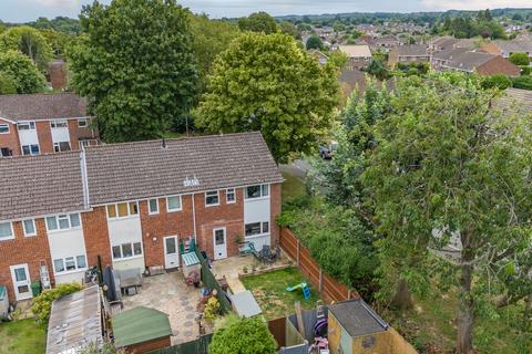 1 Kintyre Close, Oakley, Basingstoke, RG23 7NE