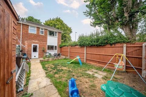 1 Kintyre Close, Oakley, Basingstoke, RG23 7NE
