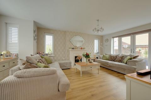 4 bedroom detached house for sale, Bonnet Lane, Burgess Hill, RH15