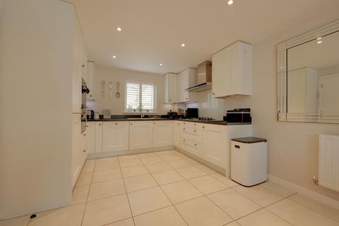 4 bedroom detached house for sale, Bonnet Lane, Burgess Hill, RH15