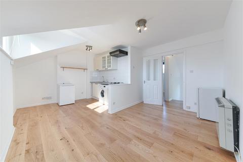 1 bedroom flat to rent, Woodstock Road, Finsbury Park