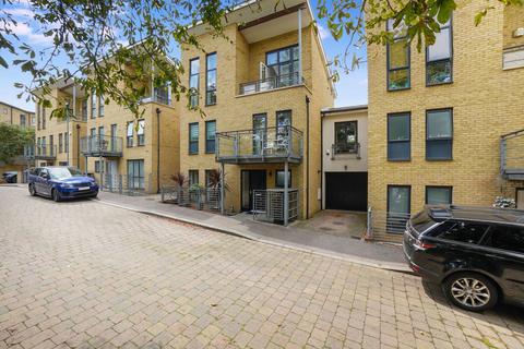 5 bedroom detached house for sale, Northwood Drive, Greenhithe DA9